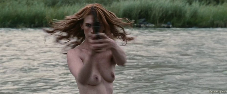 Дженьюари Джонс сиськи