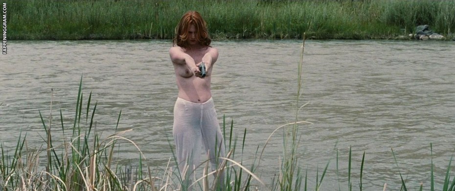 Дженьюэри Джонс hot