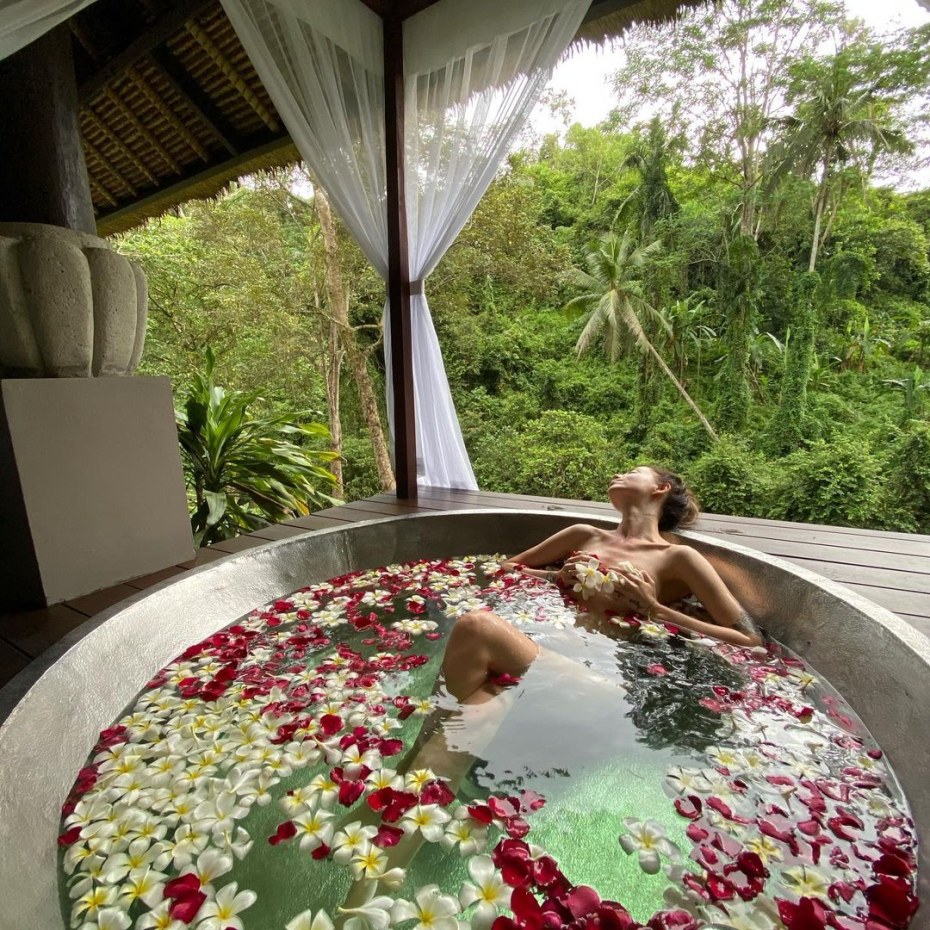 Надя Дорофеева голенькая