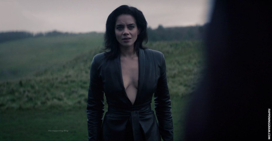 Ханна Джон-Кеймен голая