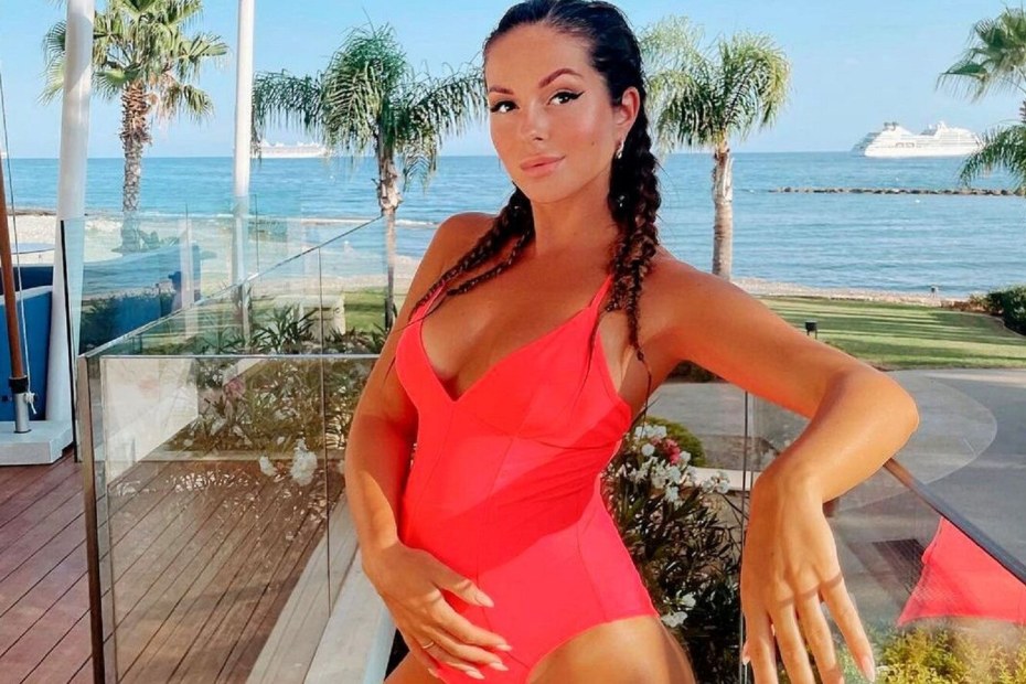 Нюша Анна Шурочкина