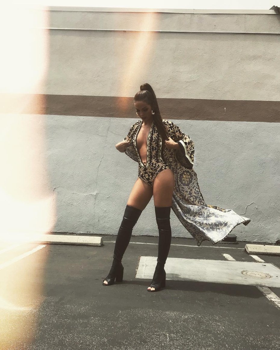 Нюша Шурочкина горячие