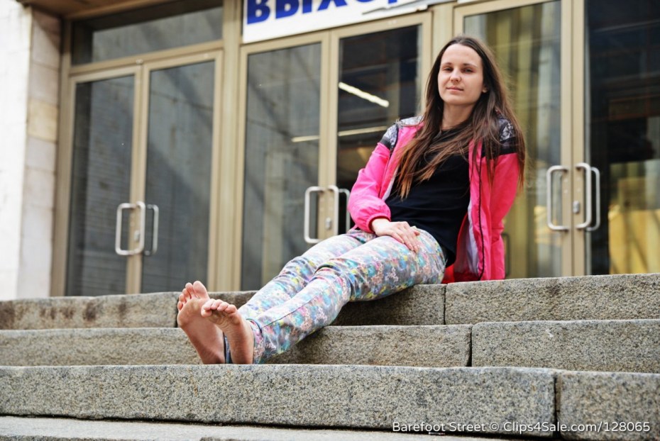 Екатерина Олькина босиком