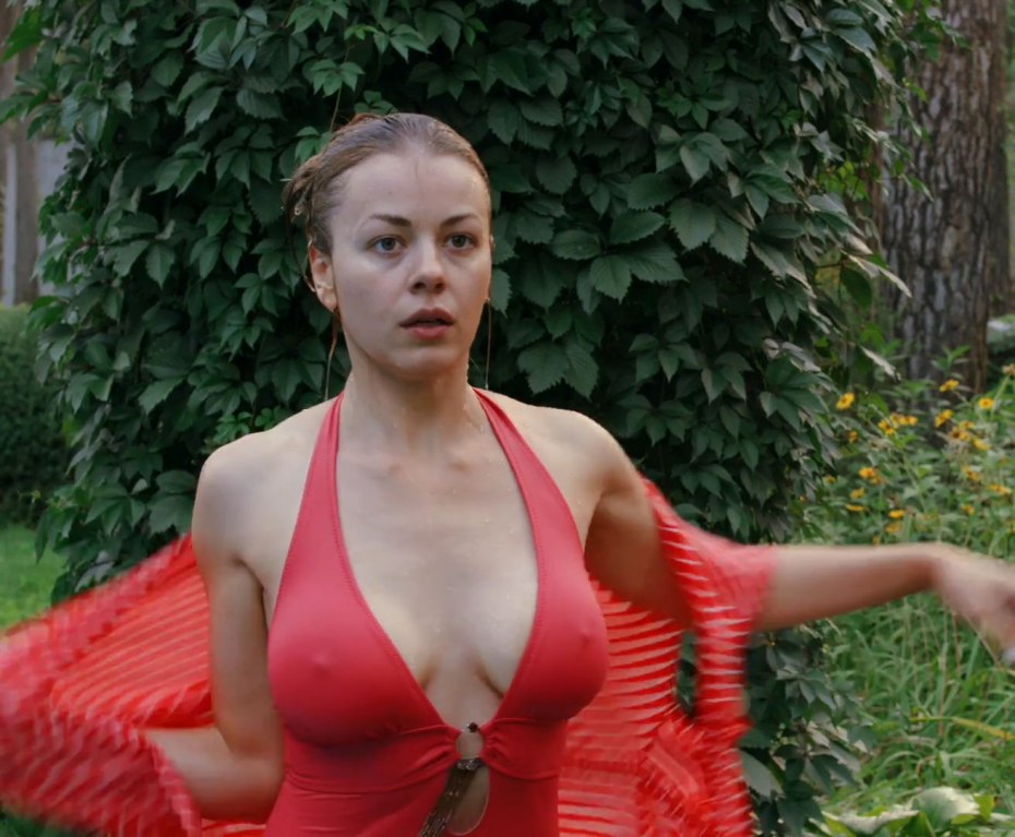 Олеся Фаттахова в купальнике
