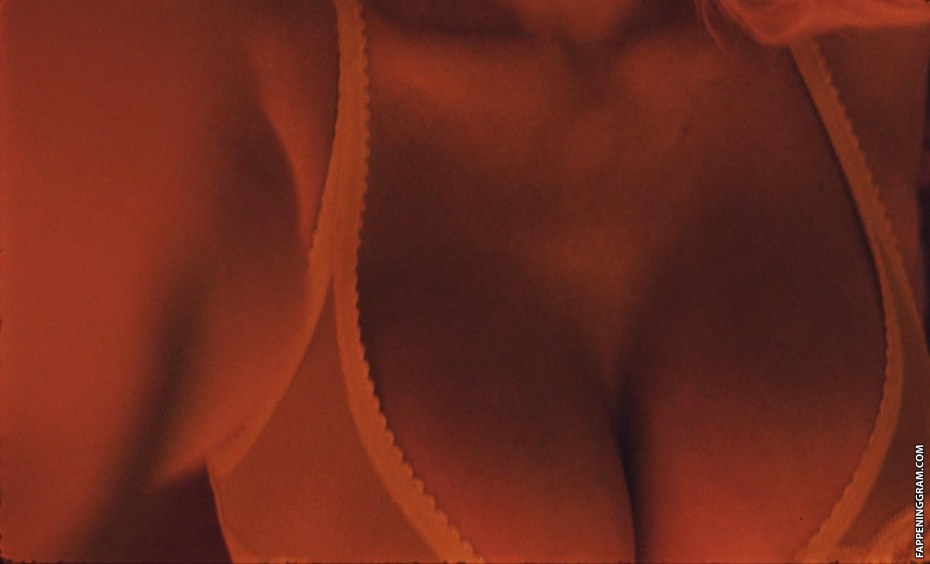 Кайли Дженнер порнография