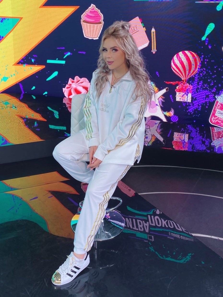 Карина кросс 18