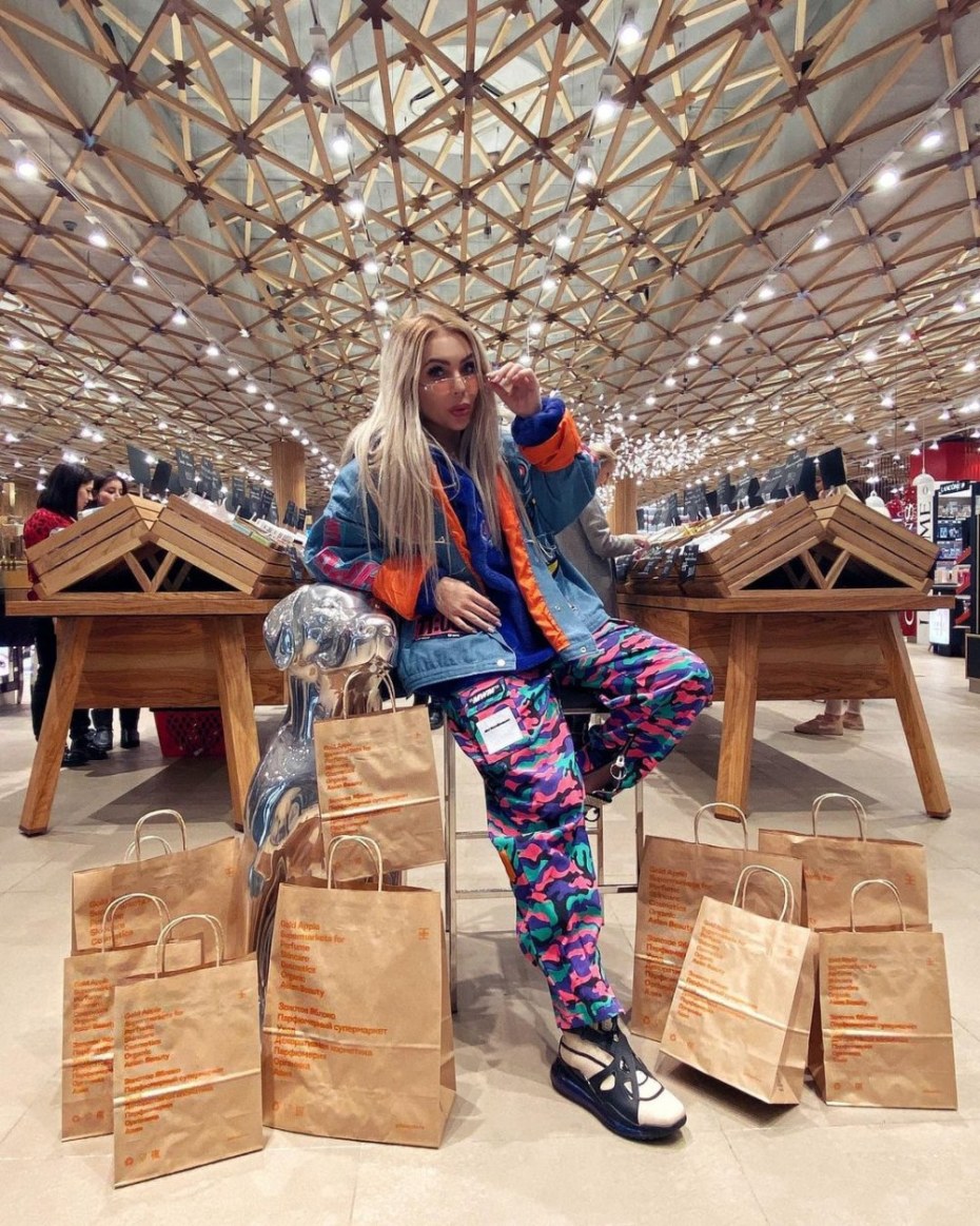 Машина Карины кросс