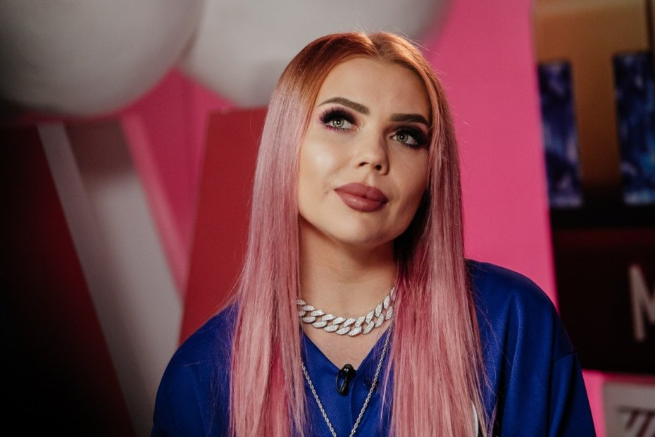 Карина кросс горячие