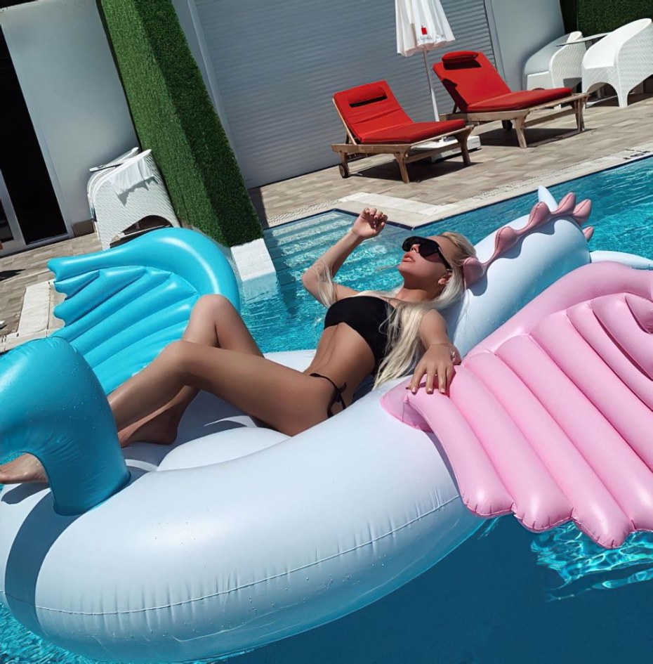 Карина кросс 18