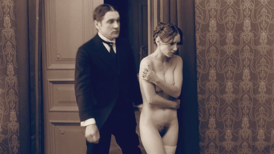 Анжелика Неволина в фильме голая