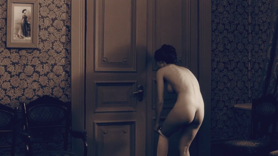 Про уродов и людей фильм 1998