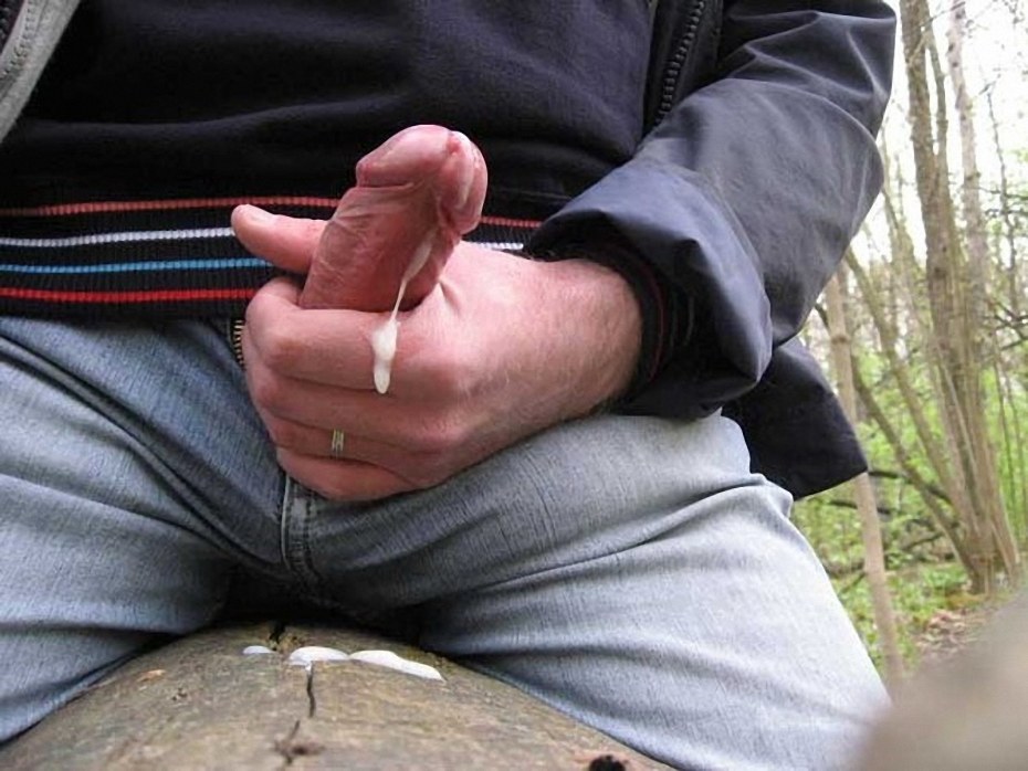 Огромный хуй на природе