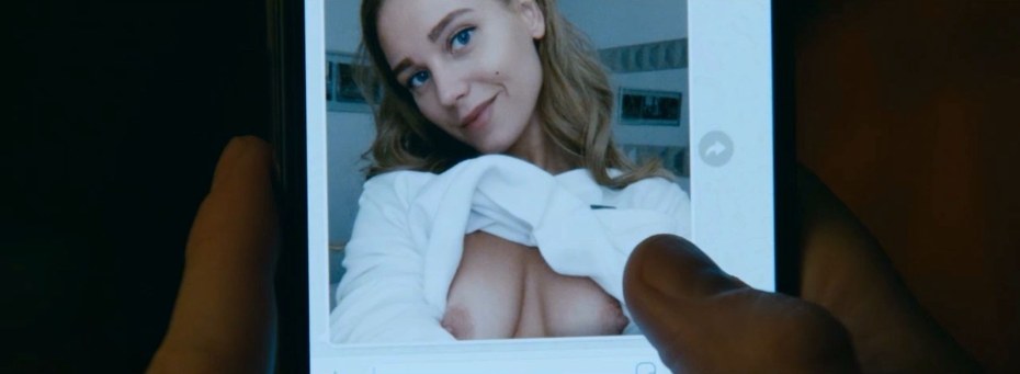 Кристина Асмус постельная сцена из фильма