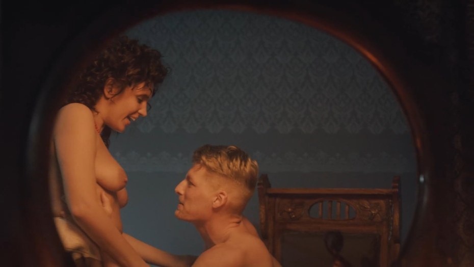 Янина Мелехова постельные сцены