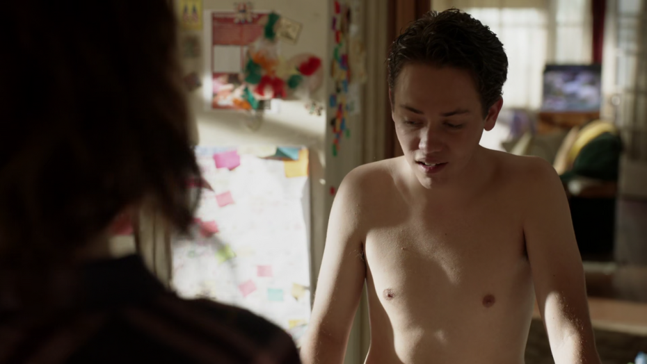 Итан Каткоски голый