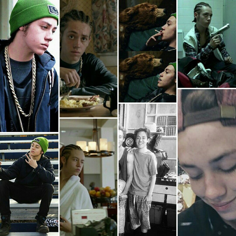 Карл Галлагер с косичками