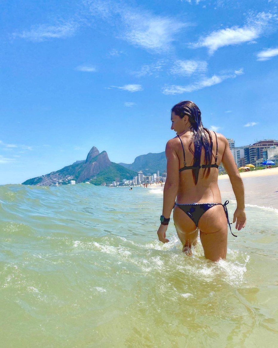 Amanda Рибас фото в купальнике без фотошопа