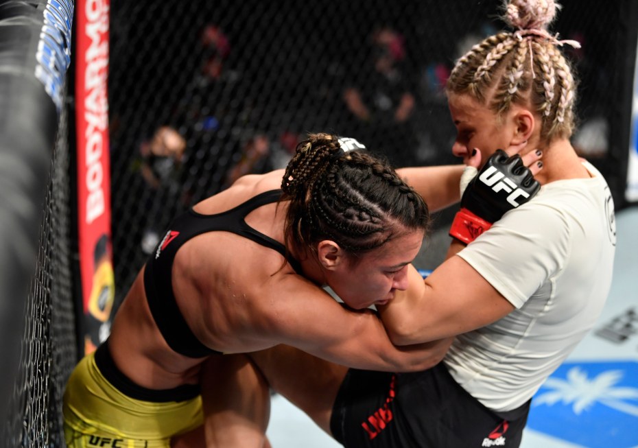 Аманда Рибас в купальнике