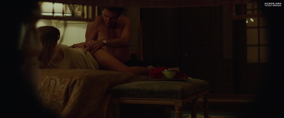 Сара Гадон эротические сцены