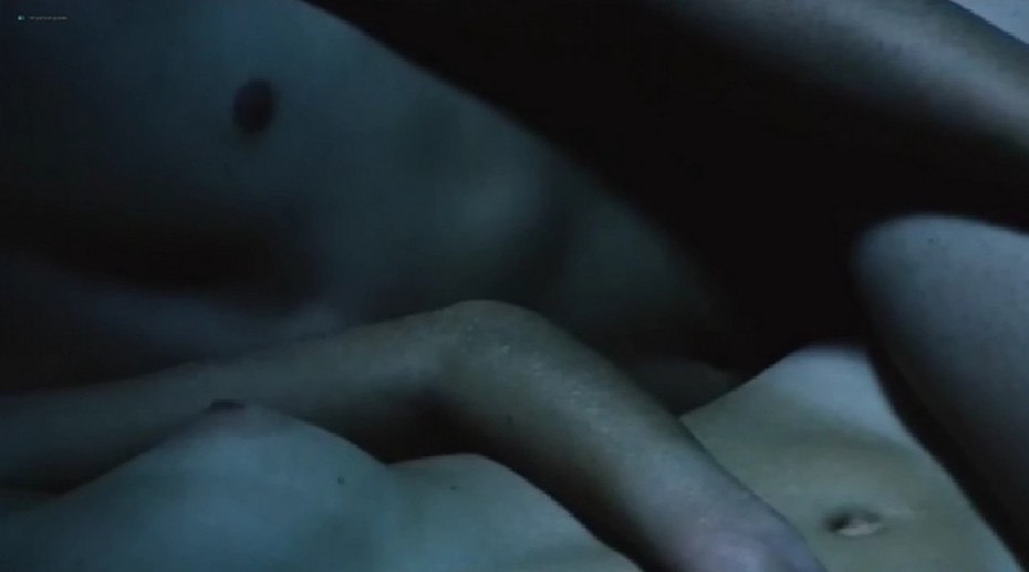 Мелани Лоран в фильме враг голая