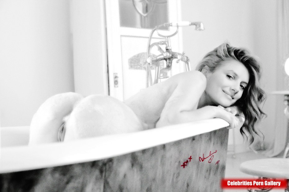 Мелани Лоран горячие ню