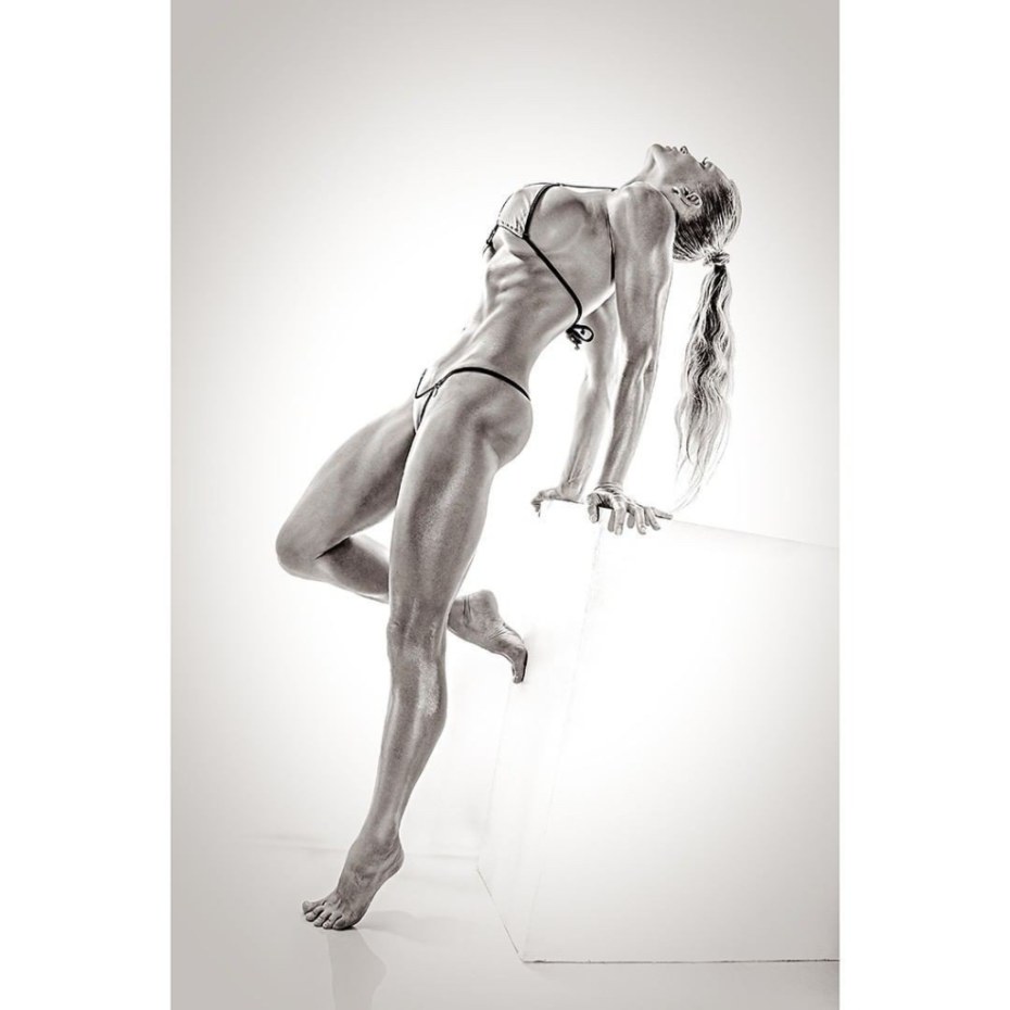 Anastasia Vanderbust 2014