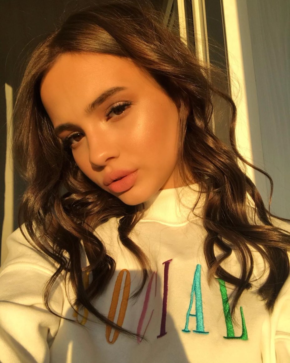 Аня карнавал