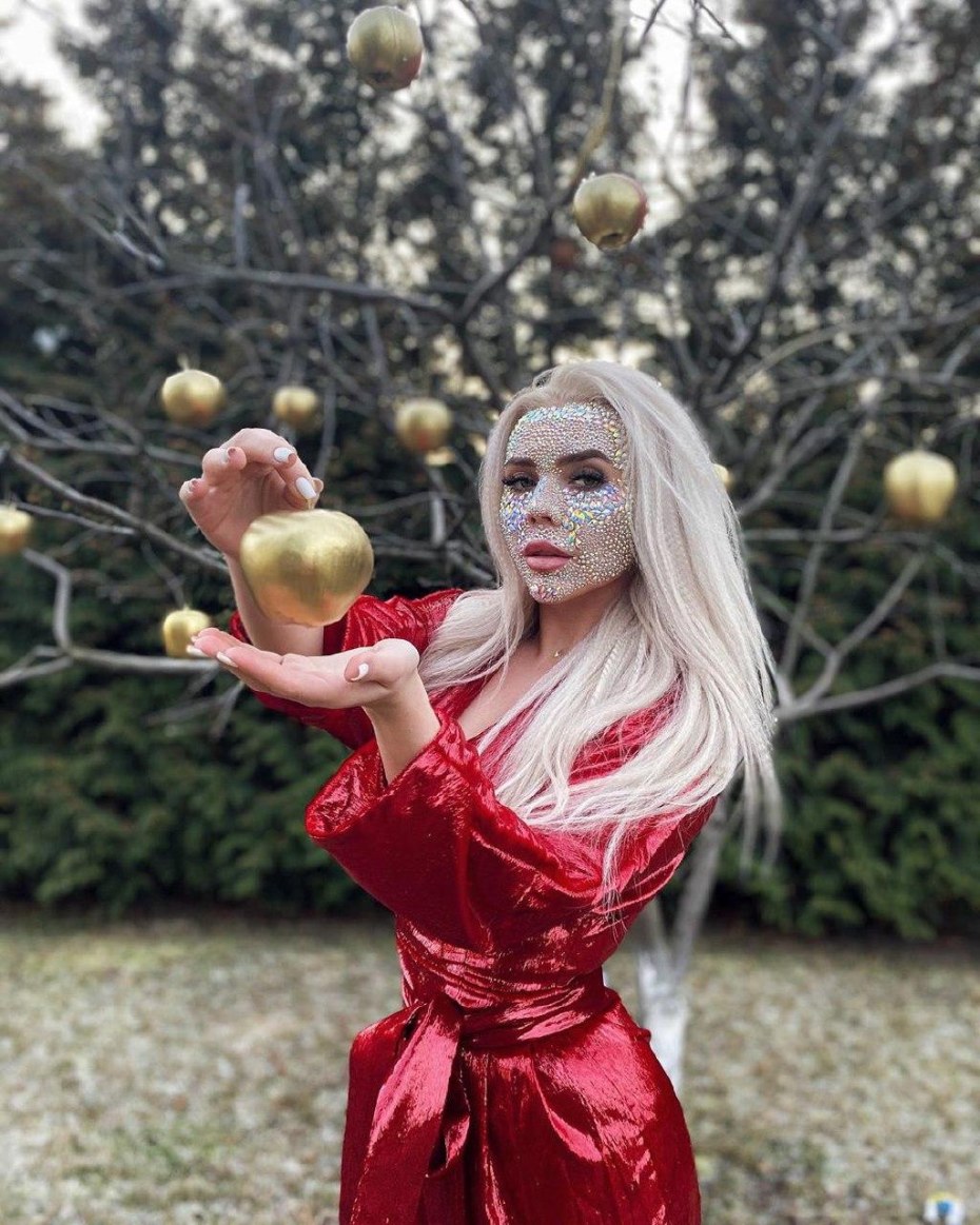 Катя Котаро