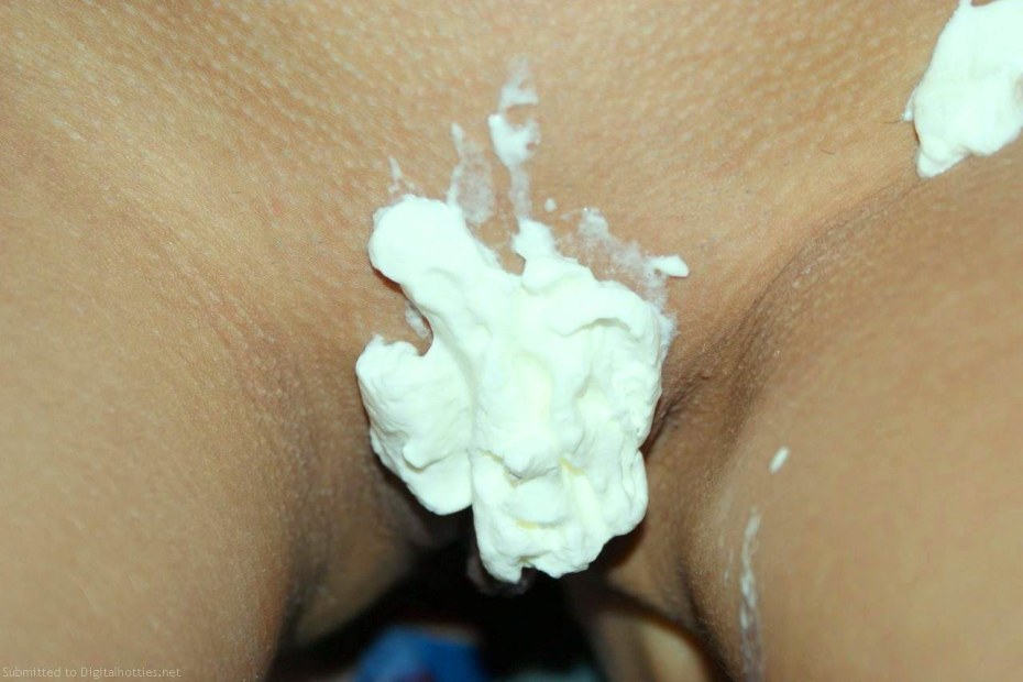 Сиськи женские в сливках