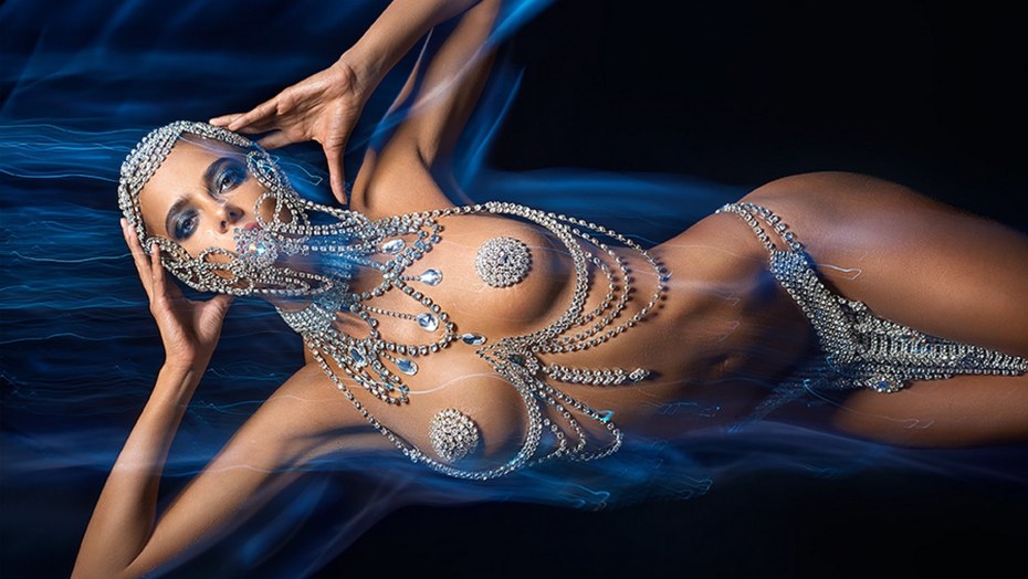 Элегантные голые женщины