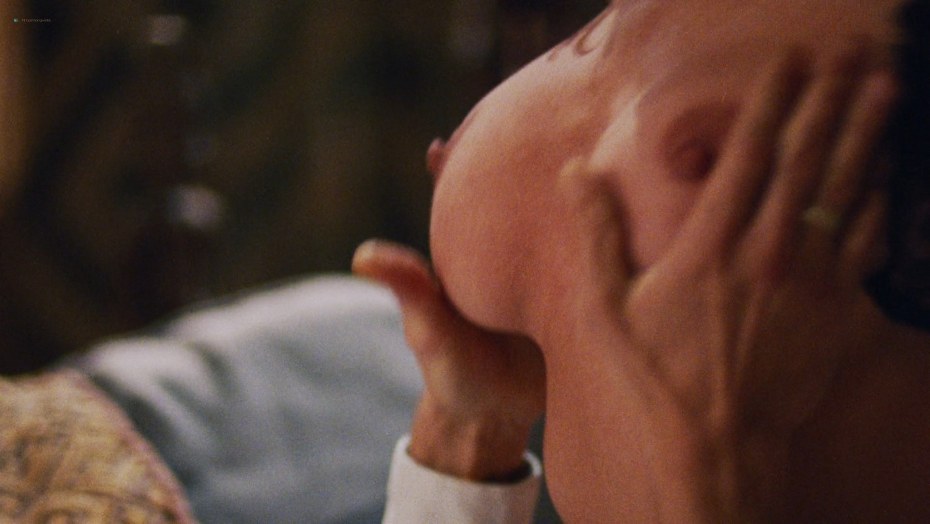 Джули Бенц +18