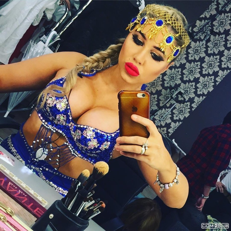 Мария Кохно обнажилась