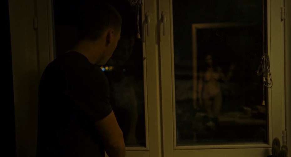 Голая телеведущая Арина Шарапова