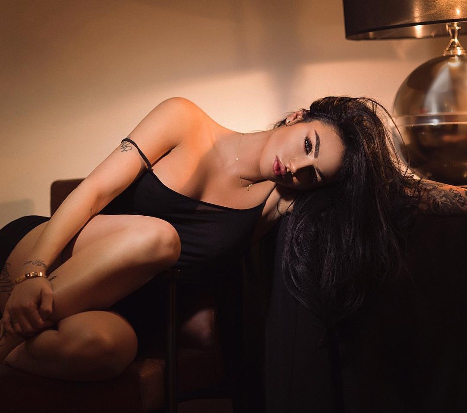 Голая Морена Тараку morena Taraku