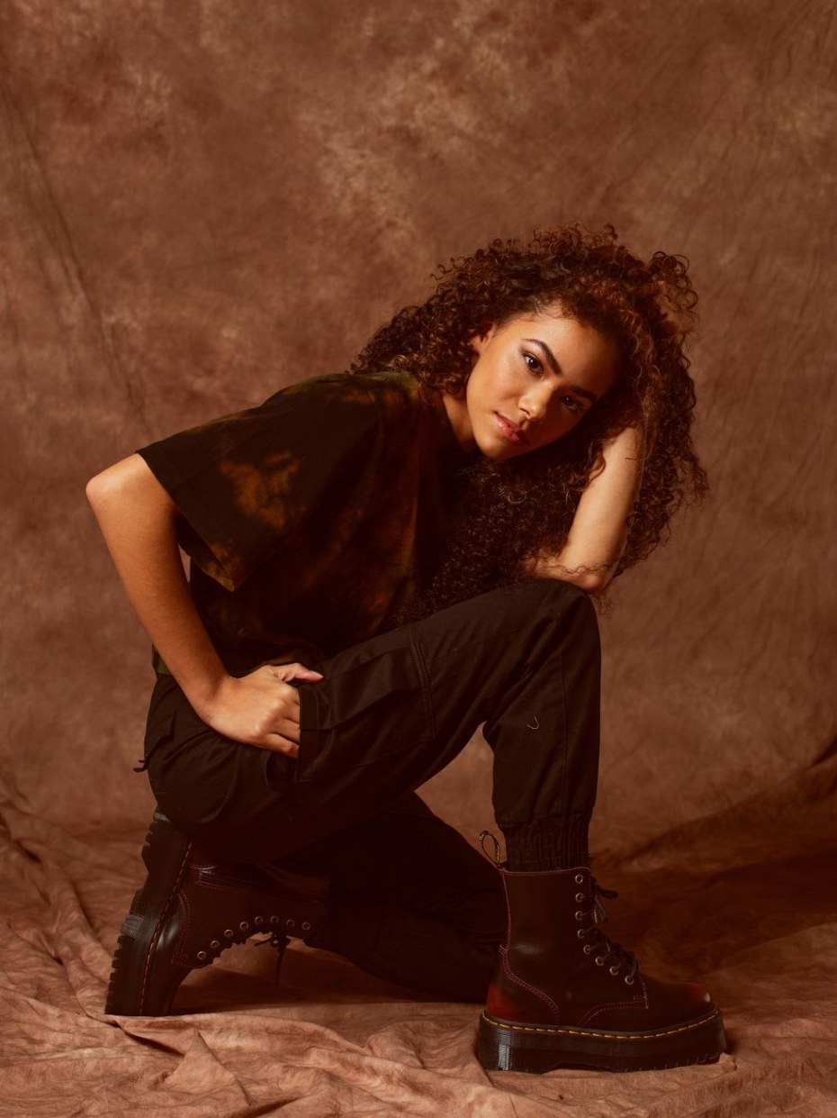 Antonia певица