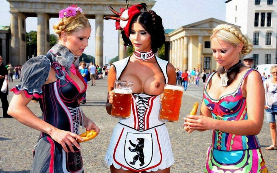 Голые сиськи на Октоберфест