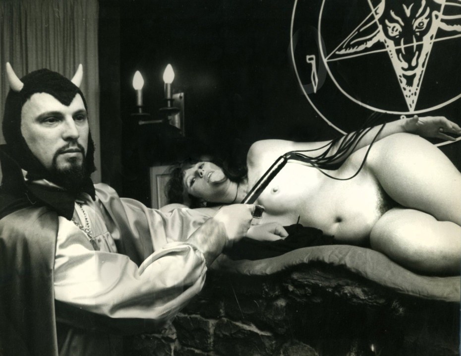 Гангбанг тату порнозвезда