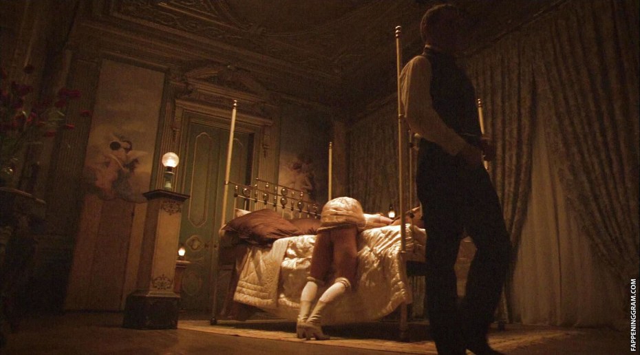 Джемайма Уэст грудь