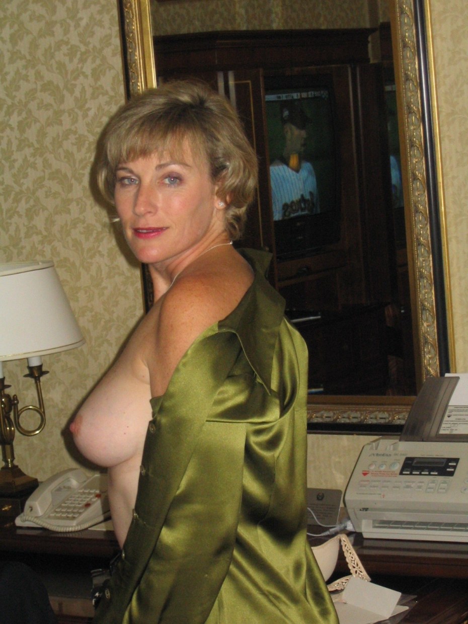 Голые бальзаковские дамы