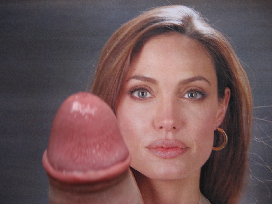 Порно знаменитостей: Анджелина Джоли мастурбирует
