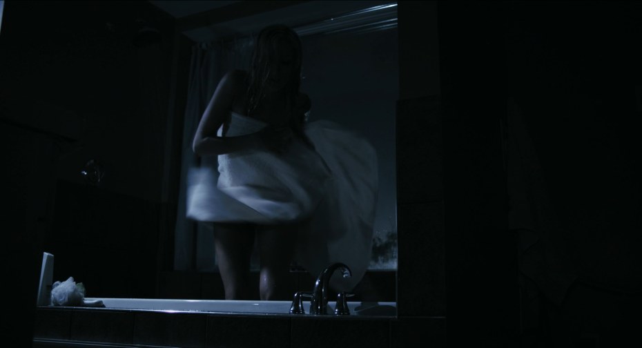 Женщины в чулках без трусов