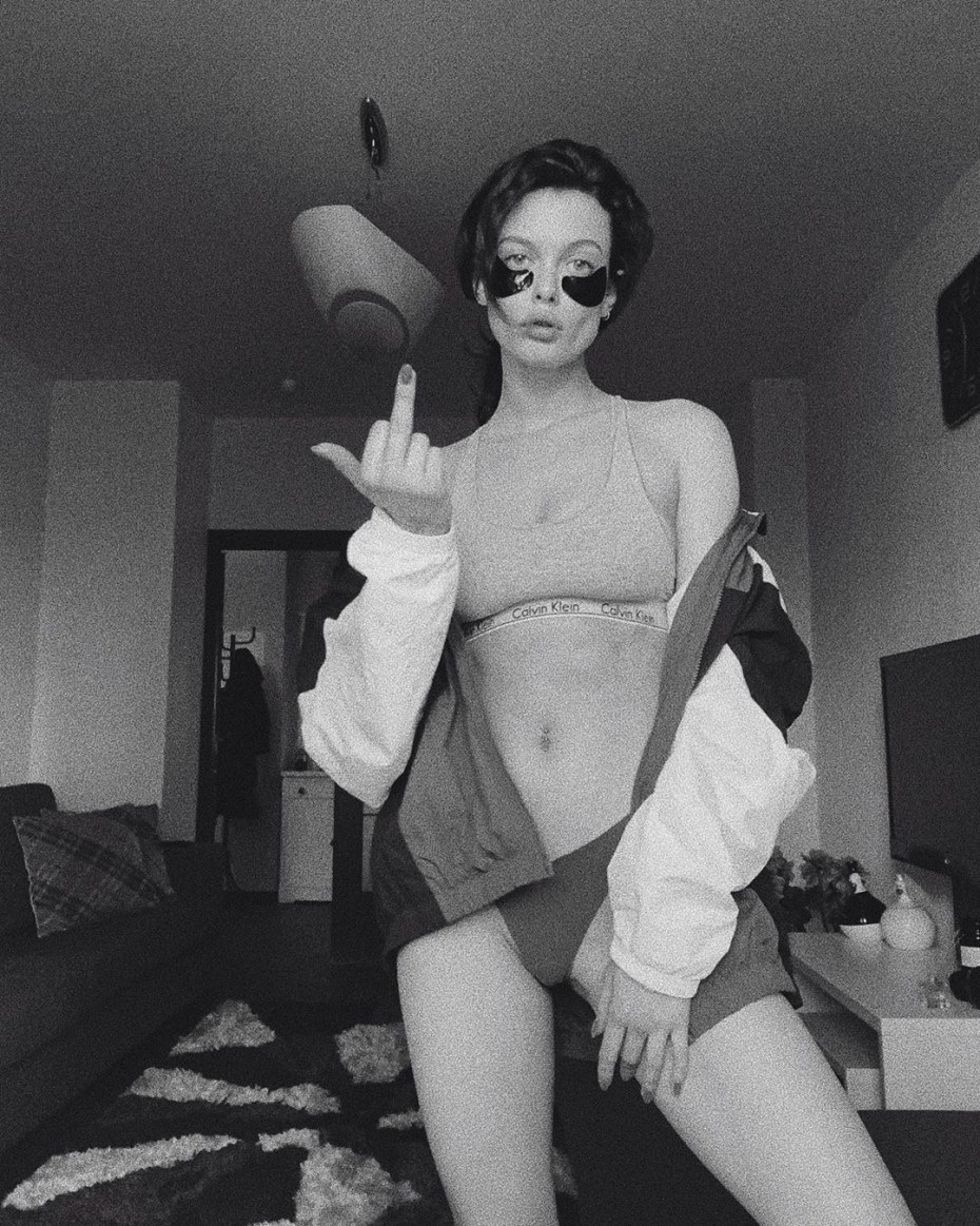 Лиза Адаменко поправилась