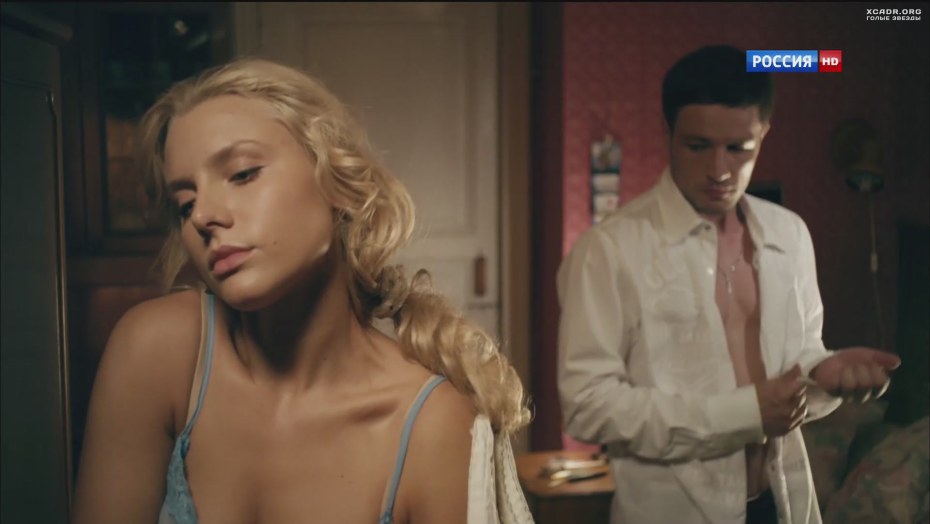 Голые молодые девственницы