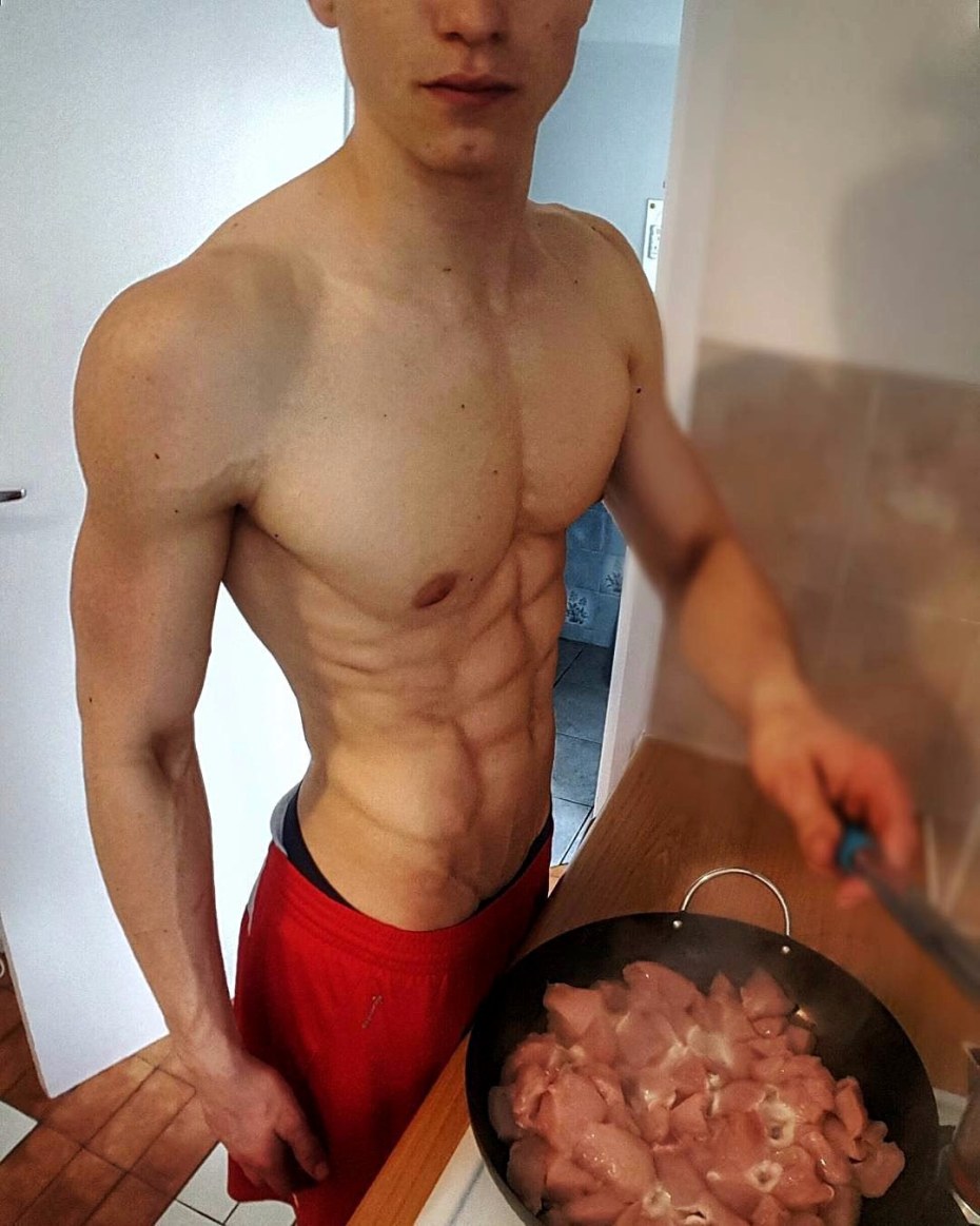 Денис Власенко голый