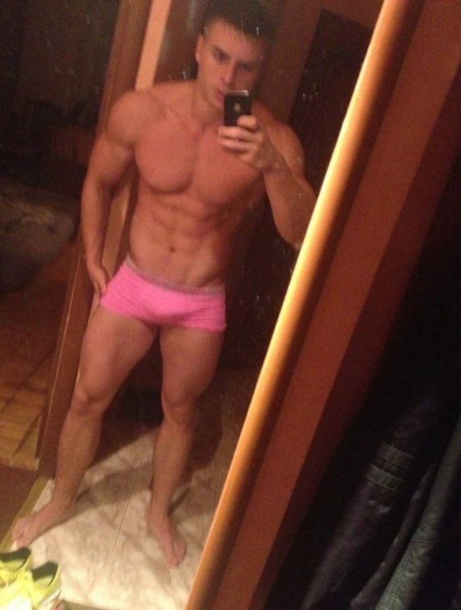 Актер Игорь Петренко торс