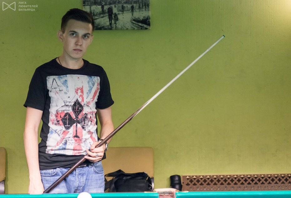 Завтрак на теле мужчины