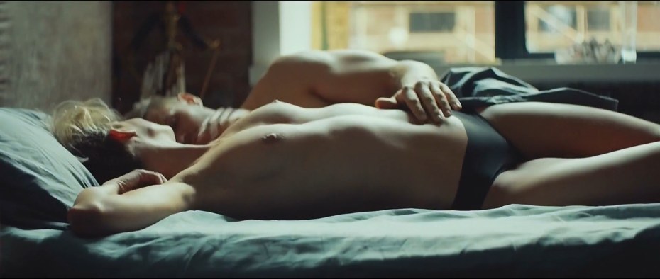 Жанна Бадоева голая без трусов