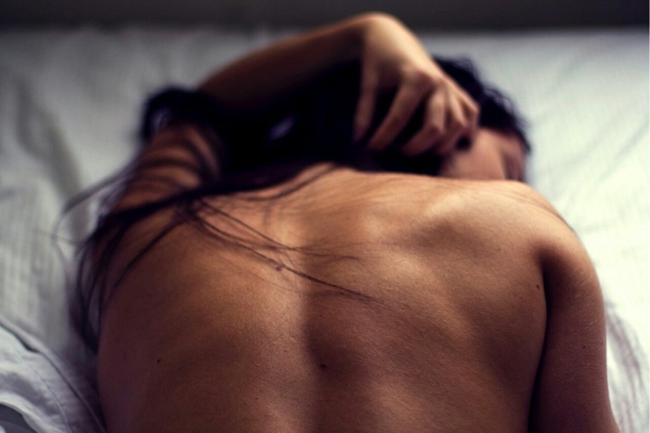 Голые сиськи все в синяках домашнее