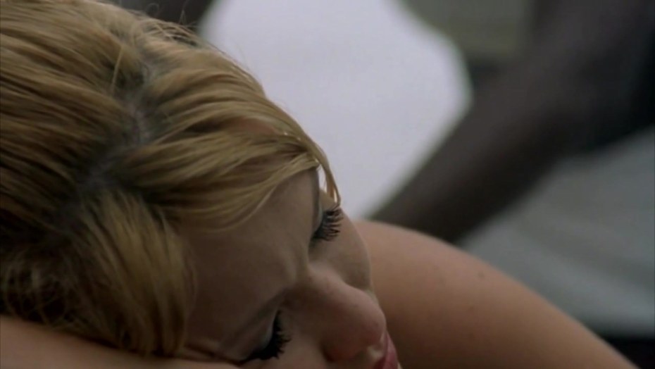 Блондинка отсосала толстый член