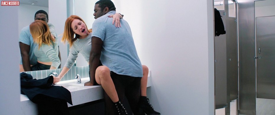 Дженна Ортега хкадр голая